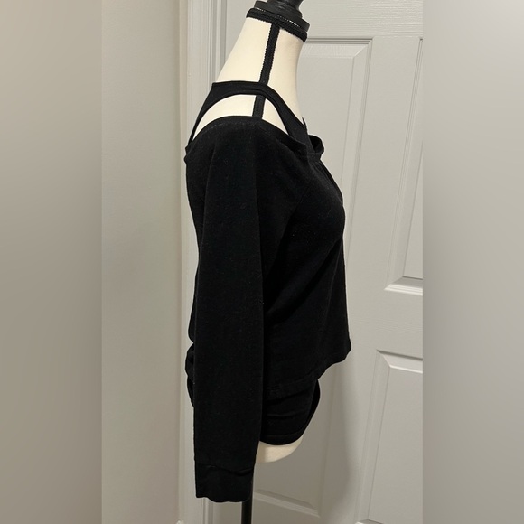 Monrow Off-the-Shoulder Black Sweater - Picture 6 of 10